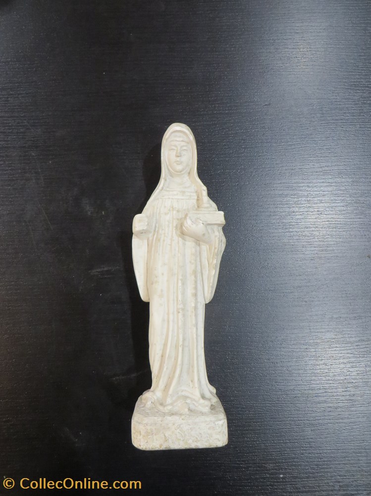 Statuette d'une sainte patrimoine religieux objets de cultes statuette une sainte