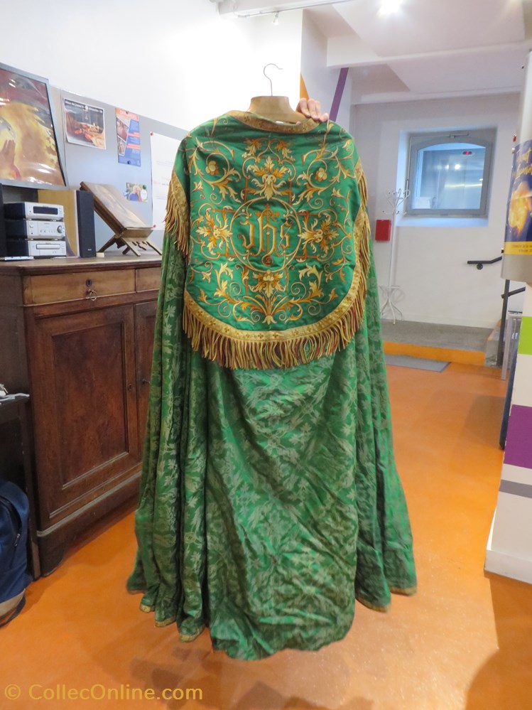 Chape verte et dorée 3 patrimoine religieux objets de cultes chape verte et doree
