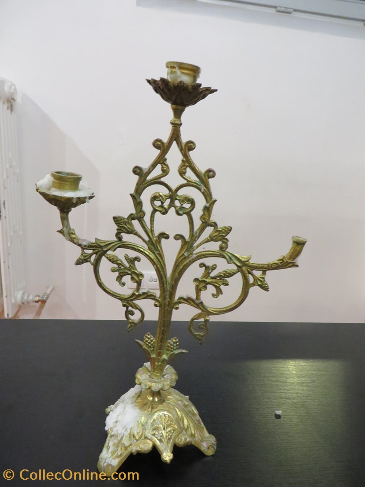 Chandelier motif floral patrimoine religieux objet culte chandelier motif floral