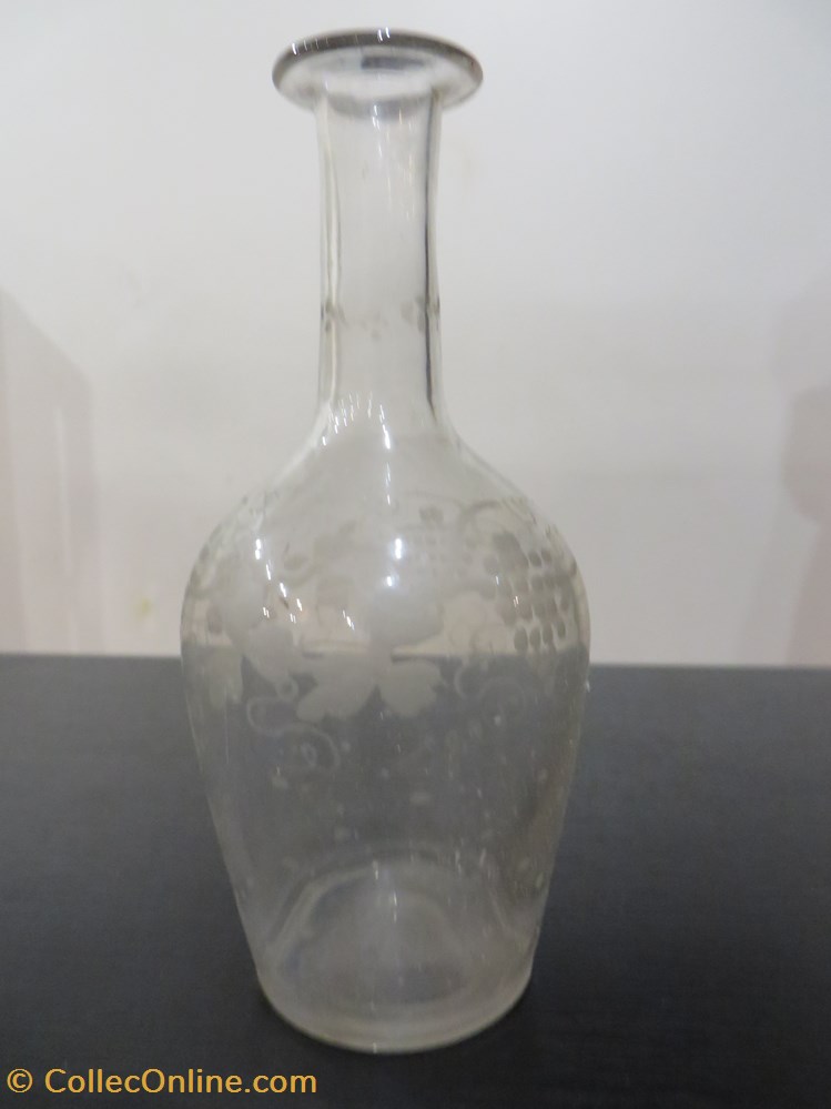 Bouteille en verre patrimoine religieux objets de cultes bouteille en verre