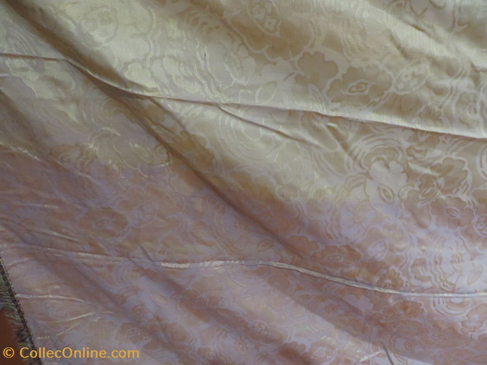patrimoine religieux objets de cultes nappe autel doree