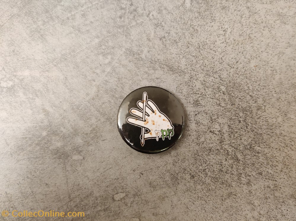 Pin's PPP noir divers pis ppp noir