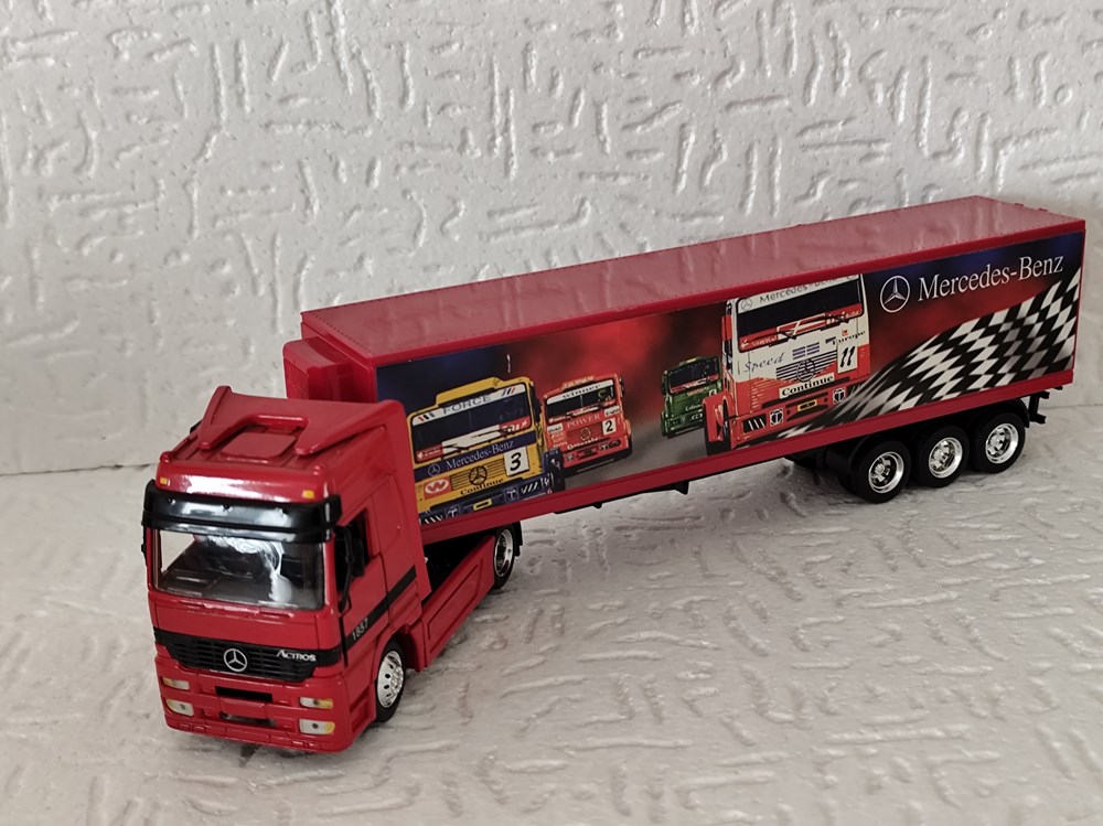 modeles reduits actros