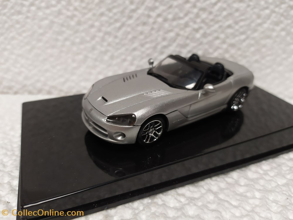 Dodge Viper SRT 10 2003 modele reduit dodge viper srt 10 2003