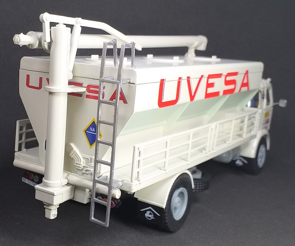 PEGASO 1065 L PIENSOS UVESA modelos escala camiones pegaso 1065 l piensos uvesa
