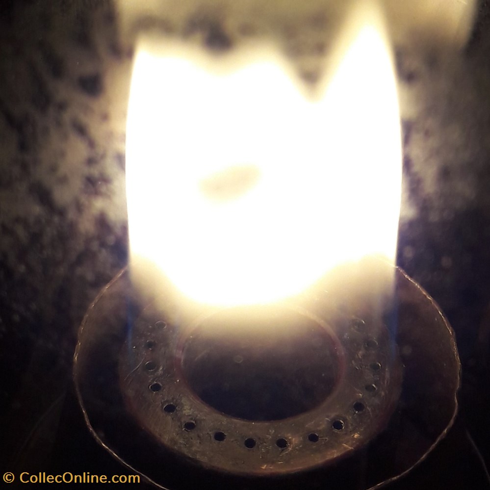 art antiquites eclairage ancien lampe de salon a surface niellee