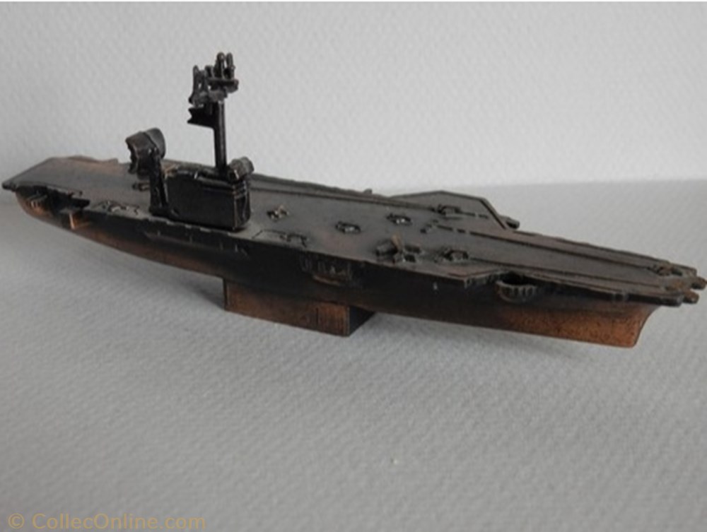 Porte avions figurine autre porte avions