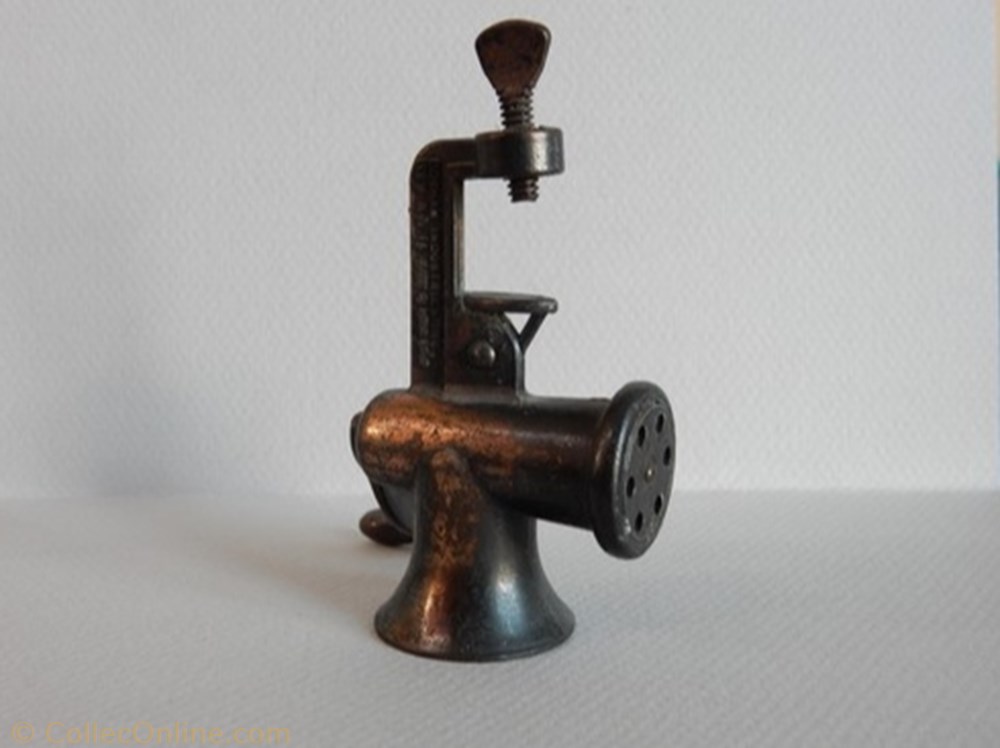 Hachoir a viande figurine autre hachoir a viande