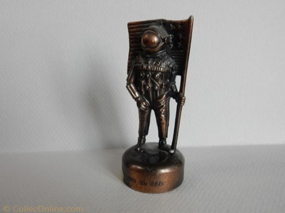 figurine autre amstrong sur la lune