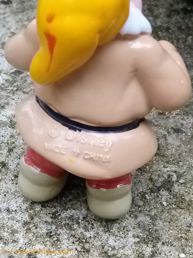 Nain Disney. peut-être Atchoum figurines cinema nain disney peut etre atchoum