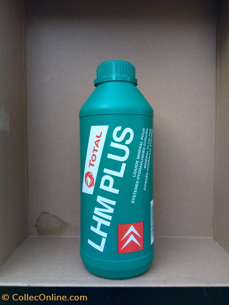 transports voiture bidons liquide freins plastique petrolier total