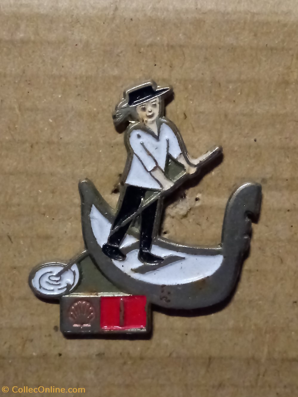 divers pin pis petroliers shell