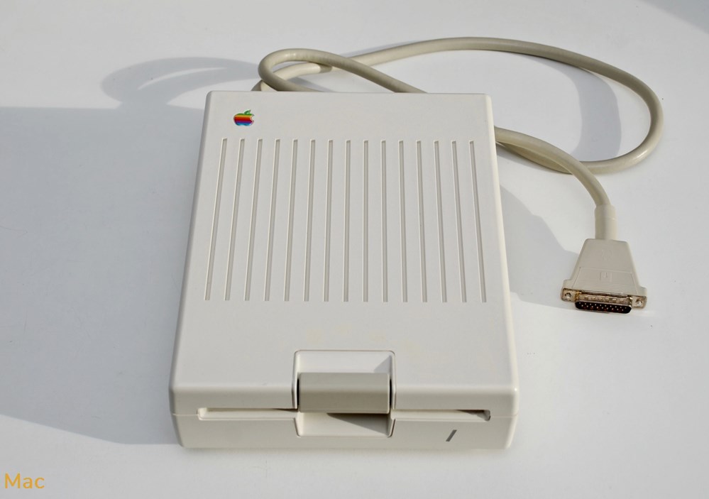 Apple A2M4050Z informatique peripheriques entree apple a2m4050z