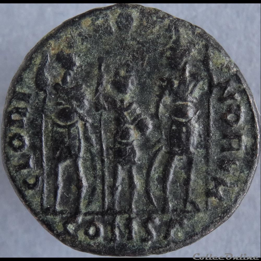 Ae4 Théodose II - Constantinople RIC. 144 monnaie antique romaine ae4 theodose ii constantinople ric 144