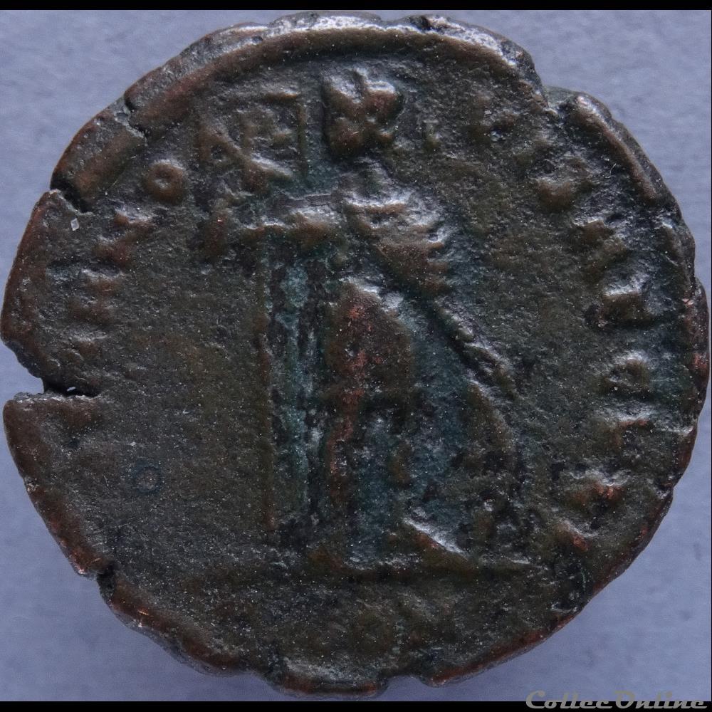 Ae3 Gratien - Arles RIC. 15 3 monnaie antique romaine ae3 gratien arles ric 15