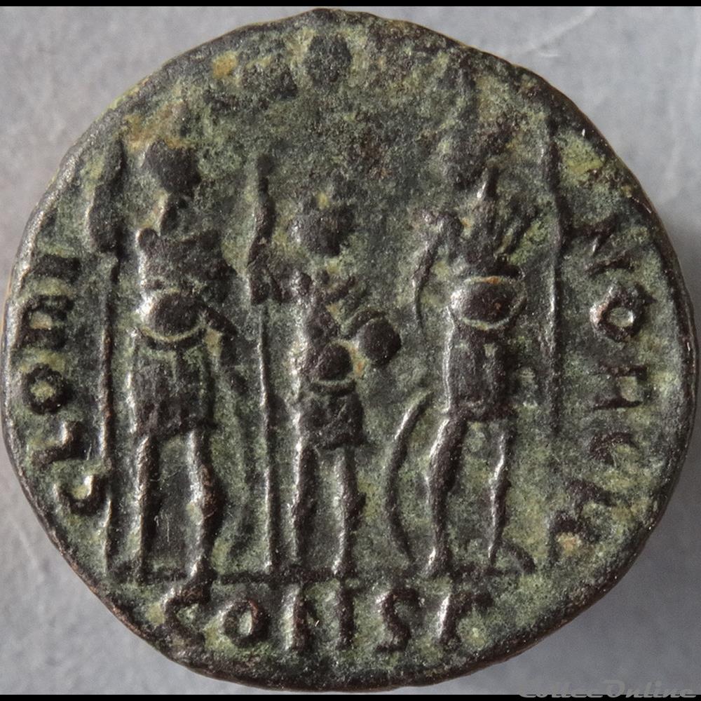 Ae4 Théodose II - Constantinople RIC. 144 5 monnaie antique romaine ae4 theodose ii constantinople ric 144