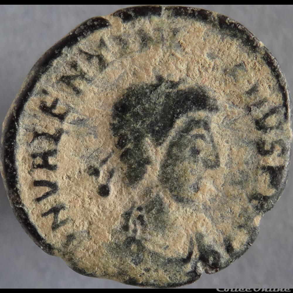 Ae4 Valentinien II - Aquilée RIC. 47 monnaie antique romaine ae4 valentinien ii aquilee ric 47