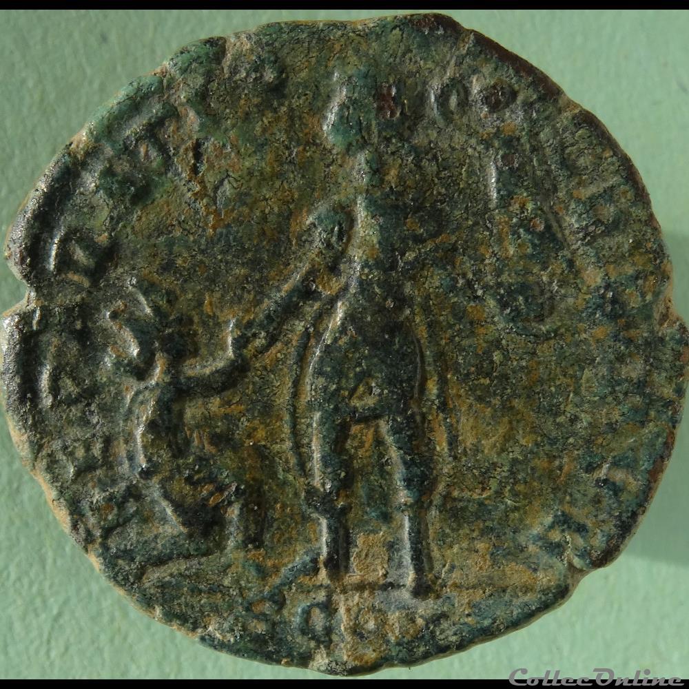 Ae2 Magnus Maximus - Arles RIC. 26 3 monnaie antique romaine ae2 magnus maximus arles ric 26