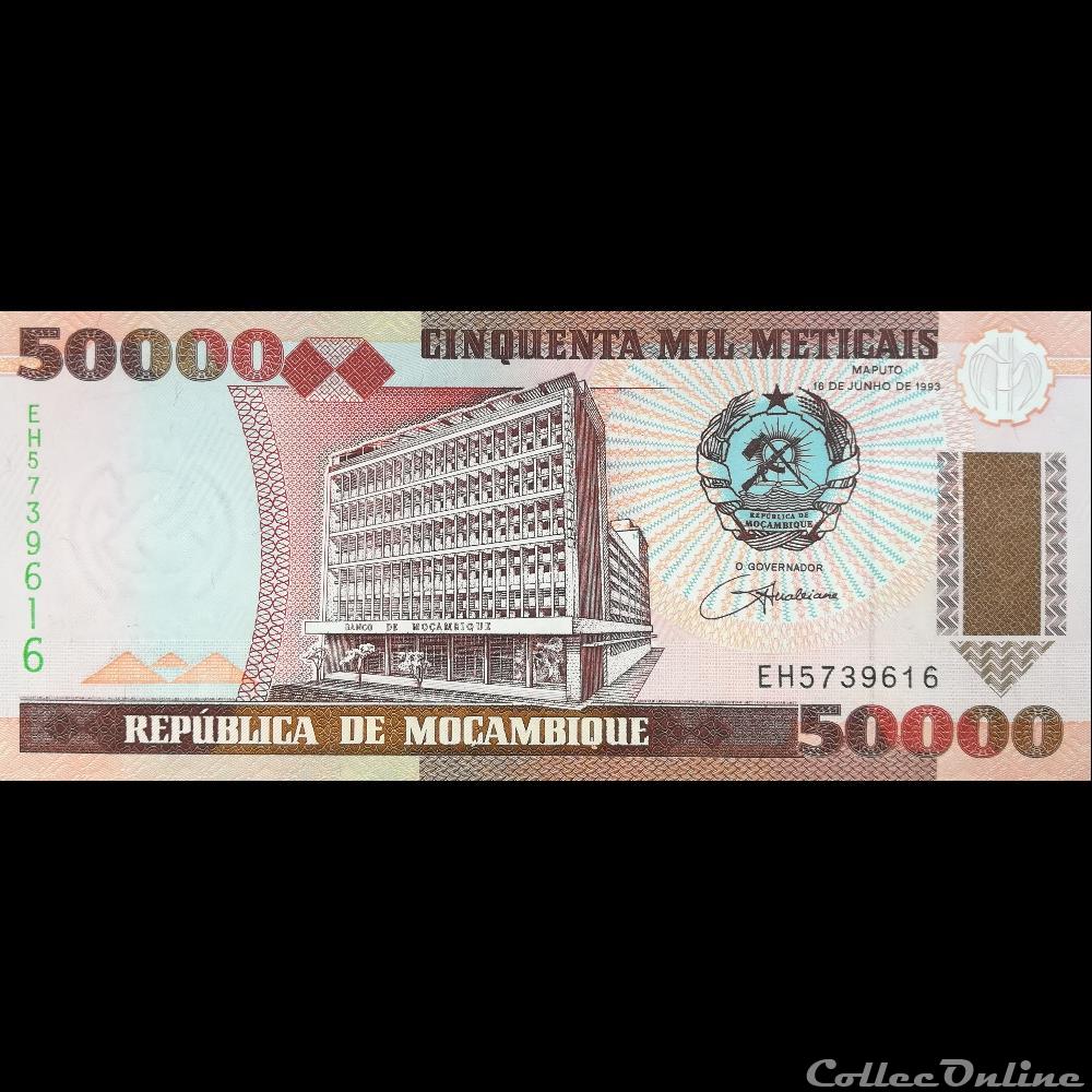 1993 Mozambique 50,000 Meticais Uncirculated Note P-138