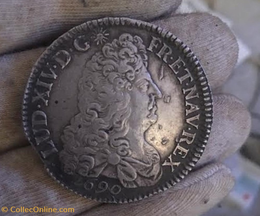 Ecu Louis XIV aux 8L 1690 P DIJON flan réf monnaies europe medievale france royales ecu louis xiv aux 8l 1690 p dijon flan ref