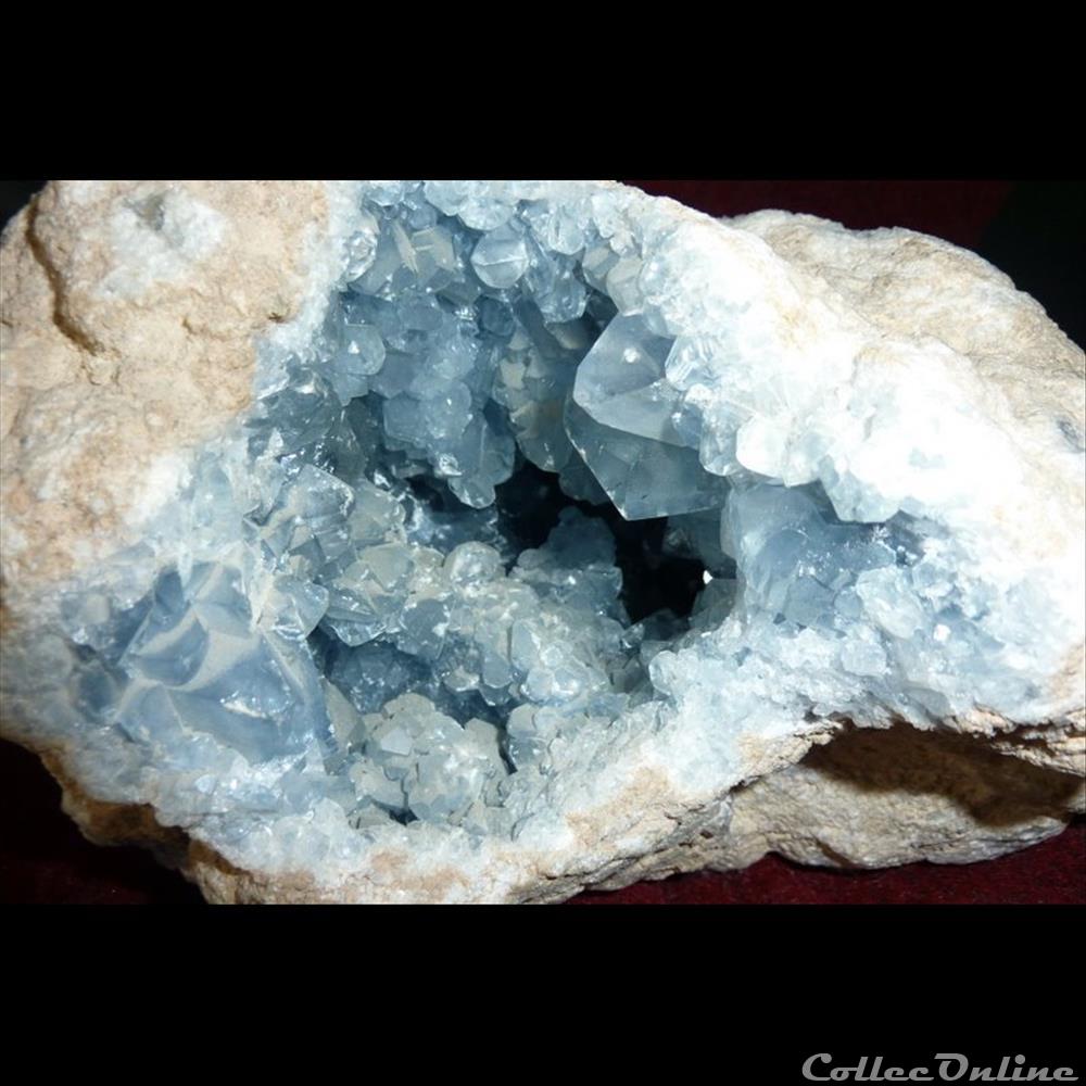 GEODE - Célestite de Sakoany mineraux amerique du nord diver geode celestite de sakoany