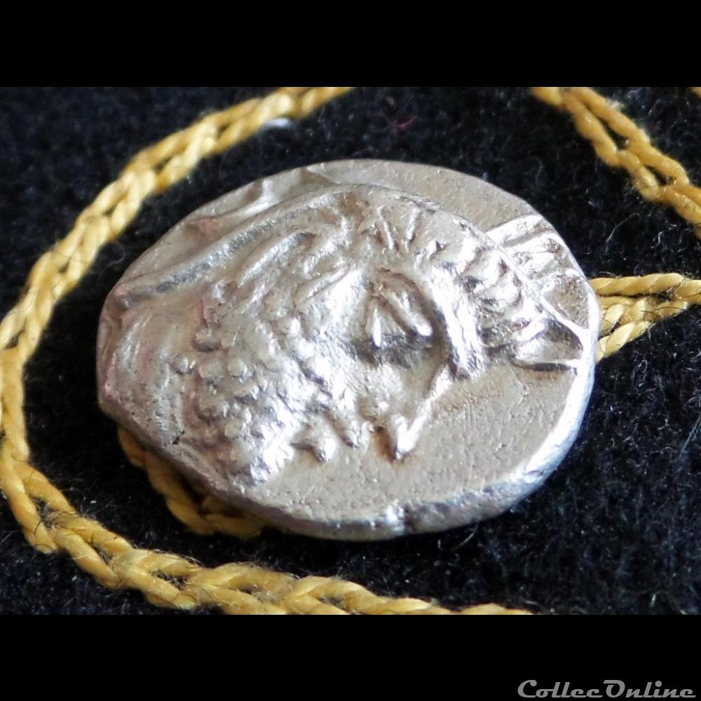 ROI Inconnu - AR Drachme 4,00g et 17mm de diamètre et 3mm d'épaisseur de diamètre. 3 monnaie antique elymaide parthe sassanide roi inconnu ar drachme 4 00g et 17mm de diametre et 3mm epaisseur de diametre