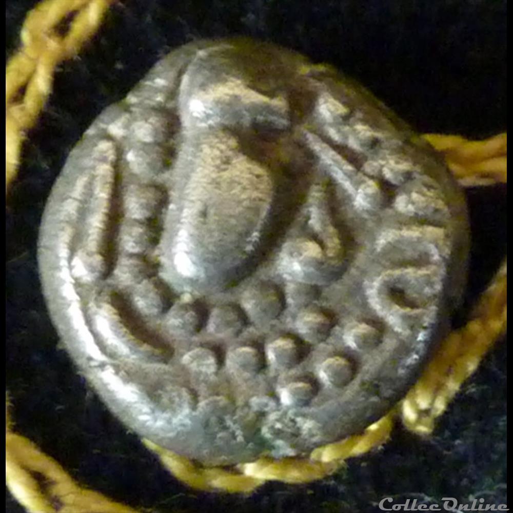 Dégénérée Indo-Sassanides - 4,30g et 14 mm de diamètre monnaie antique elymaide parthe degeneree indo sassanides 4 30g et 14 mm de diametre
