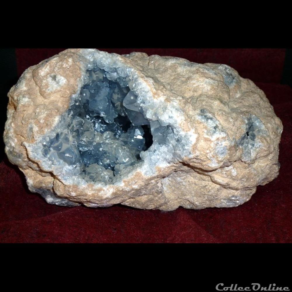 GEODE - Célestite de Sakoany 3 mineraux amerique du nord diver geode celestite de sakoany