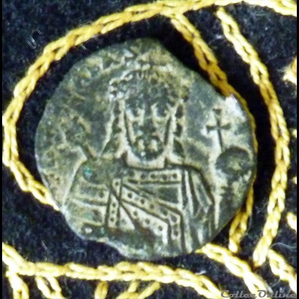 ROMANO Ier Lekapenos - Follis de 4,10g et 25 mm de diamètre. monnaie antique byzantine romano ier lekapenos follis de 4 10g et 25 mm de diametre