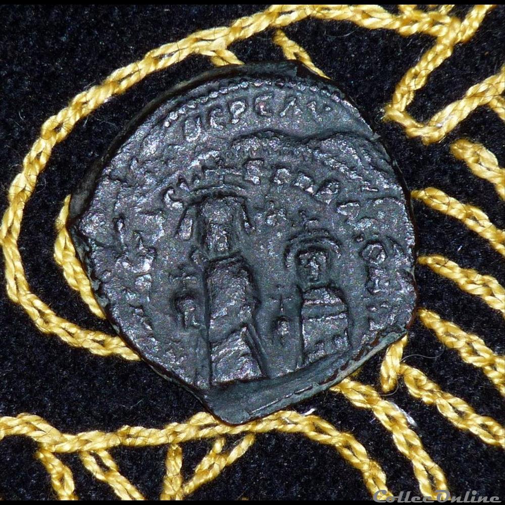 HERACLIUS - Follis de 9,88g et 28 mm de diamètre. monnaie antique byzantine heraclius follis de 9 88g et 28 mm de diametre