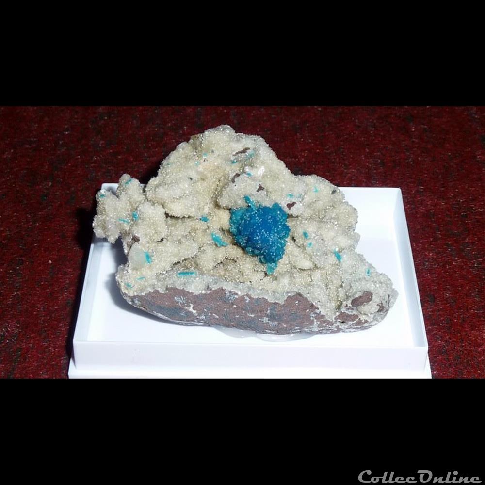 CAVANSITE de Pune en Inde mineraux amerique du nord diver cavansite de pune en inde