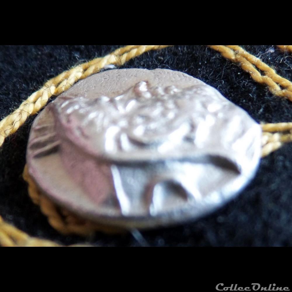 ROI Inconnu - AR Drachme 4,00g et 17mm de diamètre et 3mm d'épaisseur de diamètre. 4 monnaie antique elymaide parthe sassanide roi inconnu ar drachme 4 00g et 17mm de diametre et 3mm epaisseur de diametre