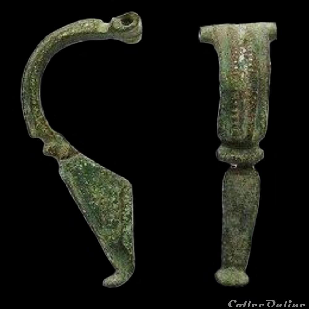 7 - Fibule à charnière art antiquite archeologie europe 7 fibule a charniere