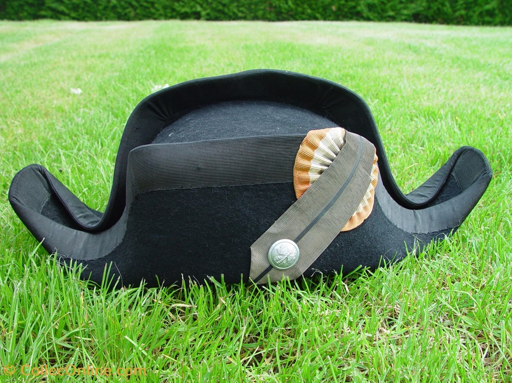 Bicorne de tenue de sortie Gendarme Garde du Maréchal Pétain militaria casques coiffures bicorne de tenue de sortie gendarme garde du marechal petain