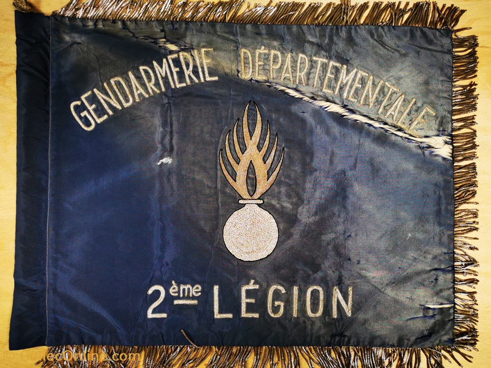 militaria police fanion de la 2eme legion de gendarmerie departementale vers 1960