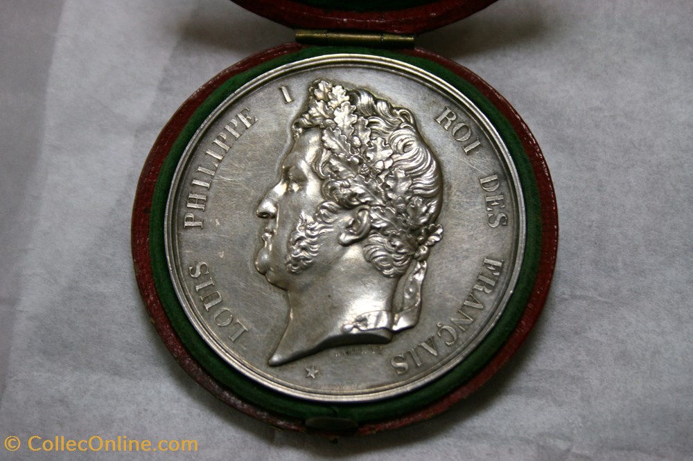 militaria medailles insignes 1841 medaille d honneur pour acte de courage et de devouement