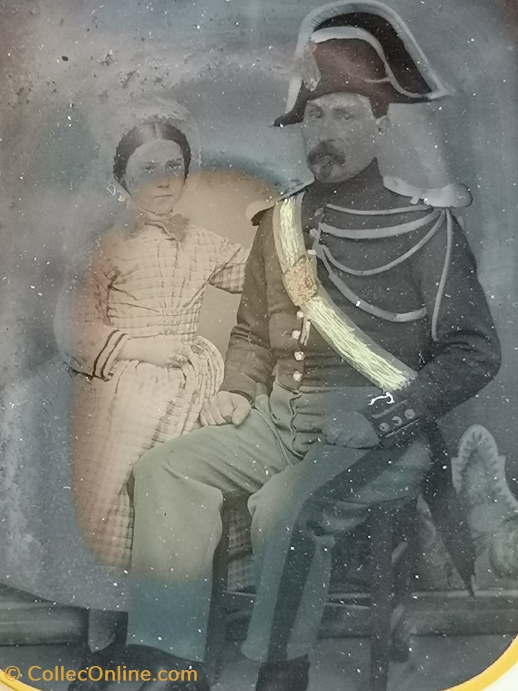 Gendarme Impérial à Pied , avec sa fille, Second Empire militaria photographies gendarme imperial a pied avec sa fille second empire