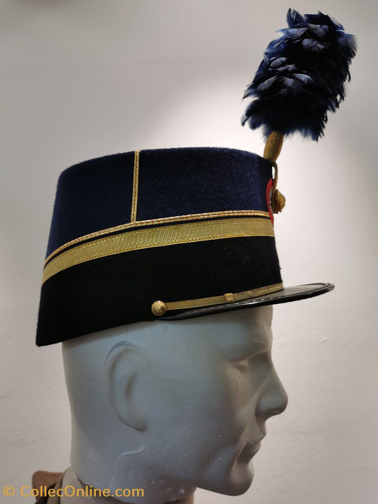 militaria casques coiffures shako eleve officier de gendarmerie de ecole de melun depuis 2004