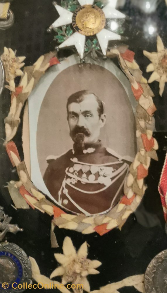 1880 Cadre Médailles d'un Gendarme National vers 1880, Troisième République 2 militaria insignes 1880 cadre medailles un gendarme national vers 1880 troisieme republique