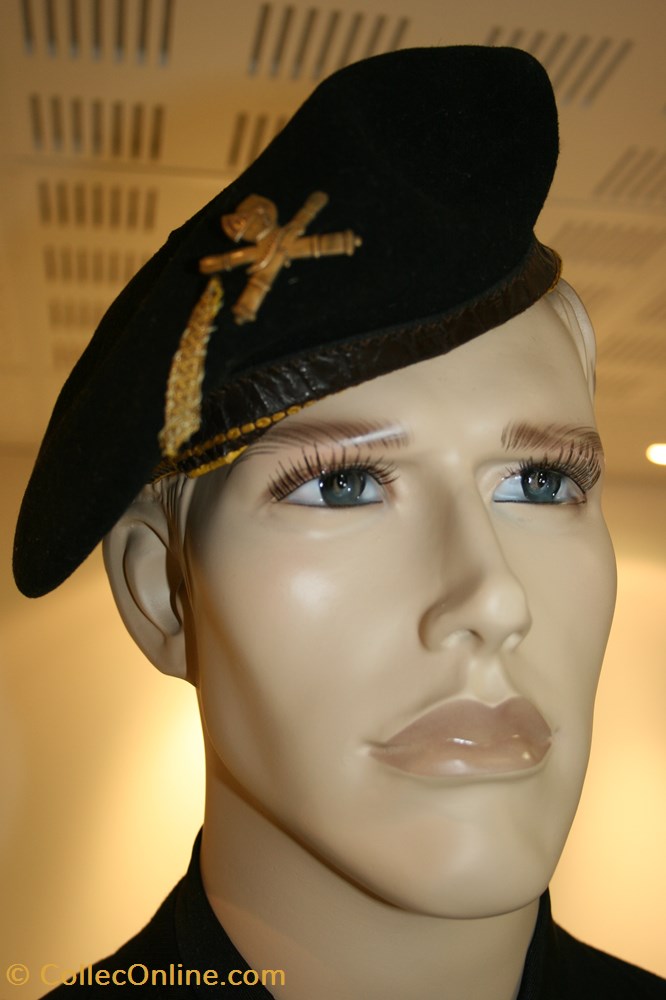 militaria casques coiffures beret gendarme compagnie de chars guerre 1939 45