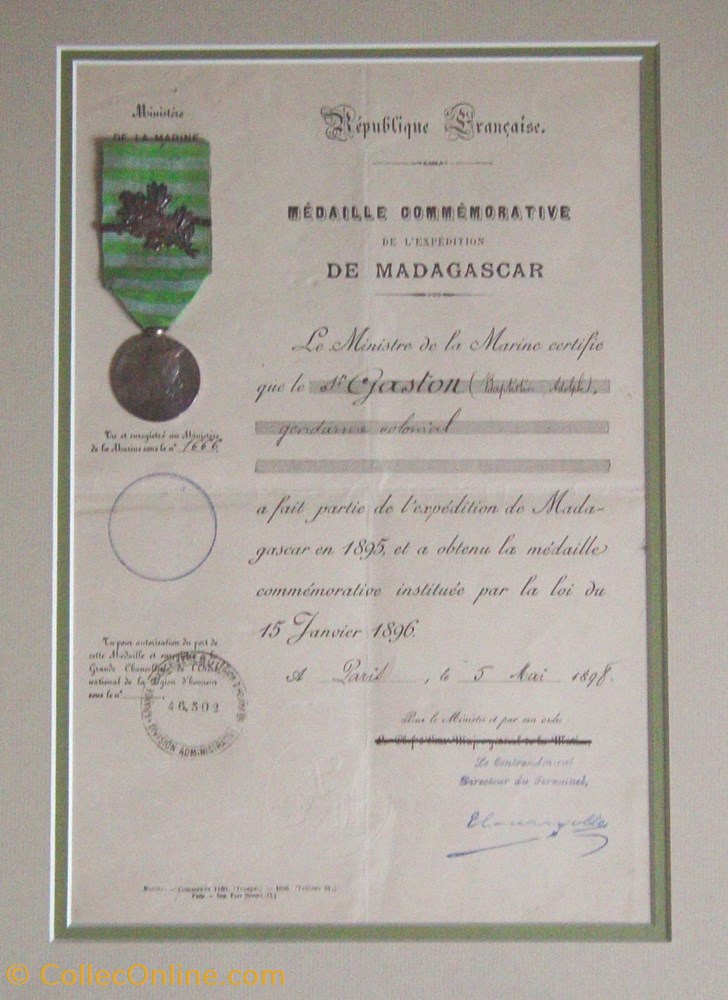 1898 Diplôme et médaille Commémorative de la 2ème Expédition de Madagascar de 1895 militaria medailles insignes 1898 diplome et medaille commemorative de la 2eme expedition de madagascar de 1895
