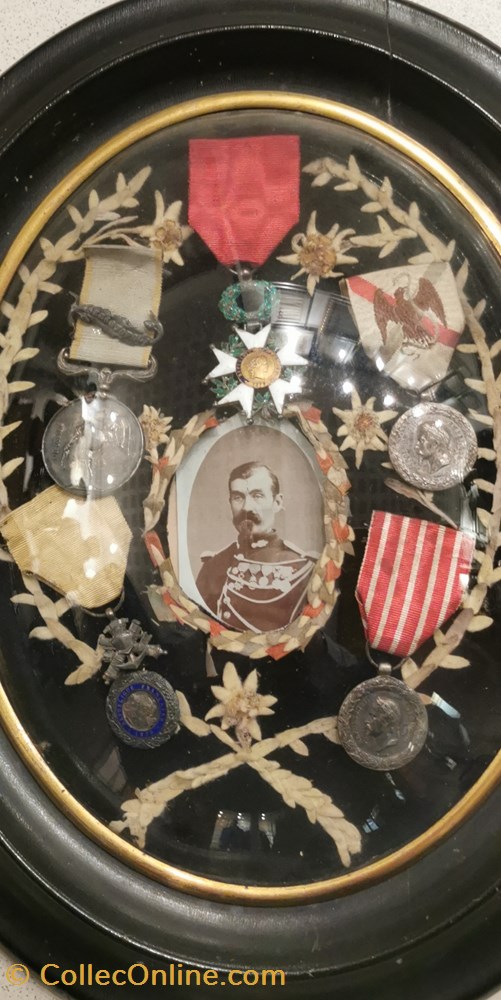 1880 Cadre Médailles d'un Gendarme National vers 1880, Troisième République 3 militaria insignes 1880 cadre medailles un gendarme national vers 1880 troisieme republique