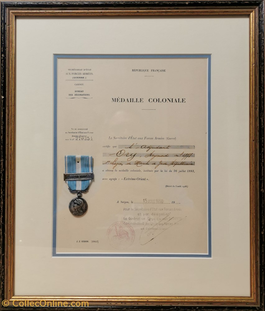 1950 Diplôme et médaille Coloniale avec agrafe Extrême-Orient à titre posthume militaria medailles insignes 1950 diplome et medaille coloniale avec agrafe extreme orient a titre posthume