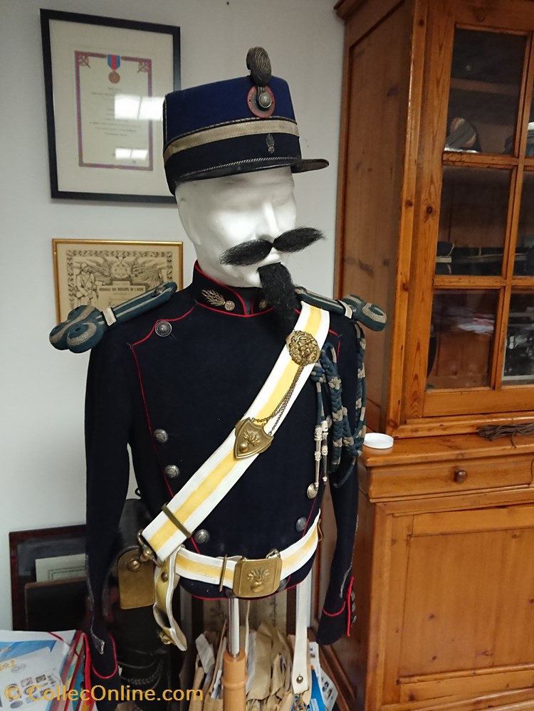 militaria uniformes mannequin gendarme colonial 1871 avec rare kurka
