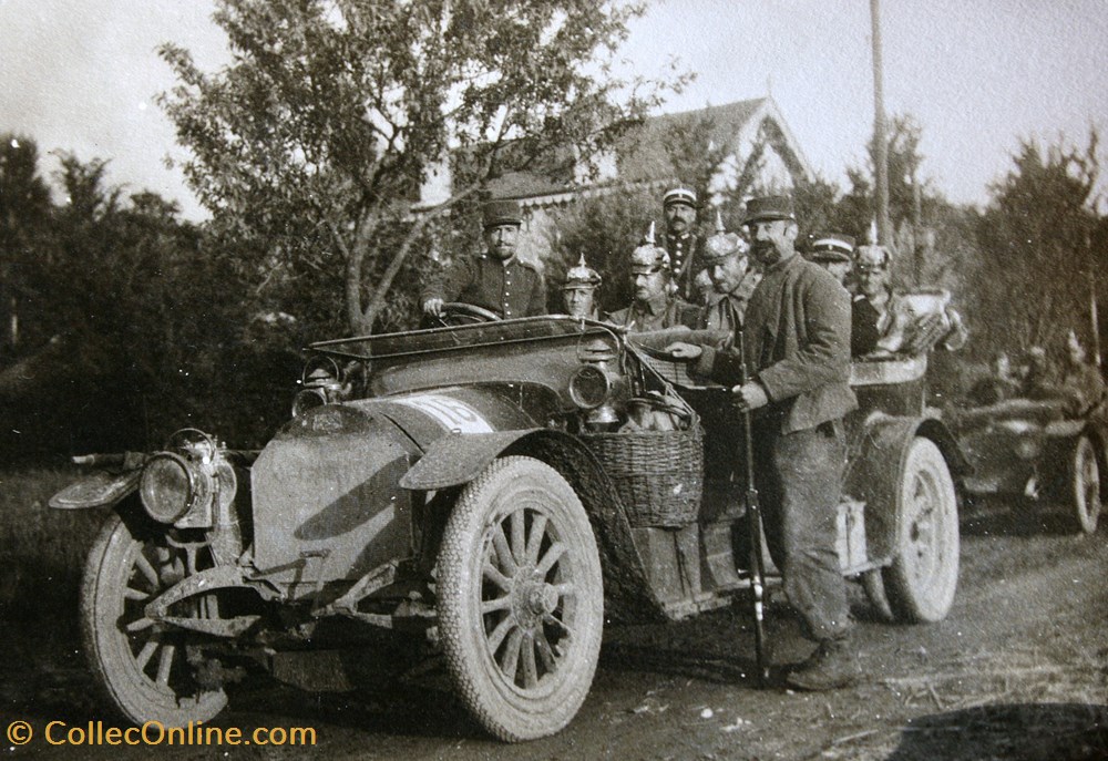 Guerre 14/19 - Prisonniers allemands, escorte par des gendarmes militaria photographies guerre 14 19 prisonniers allemands escorte par des gendarmes
