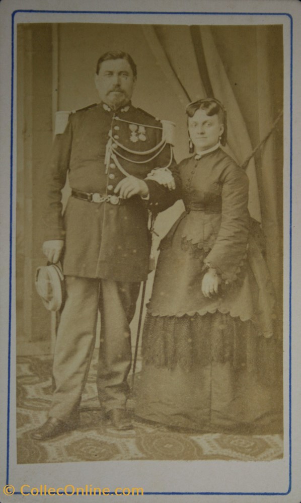 militaria photographies capitaine de gendarmerie vers 1880 troisieme republique avec son epouse
