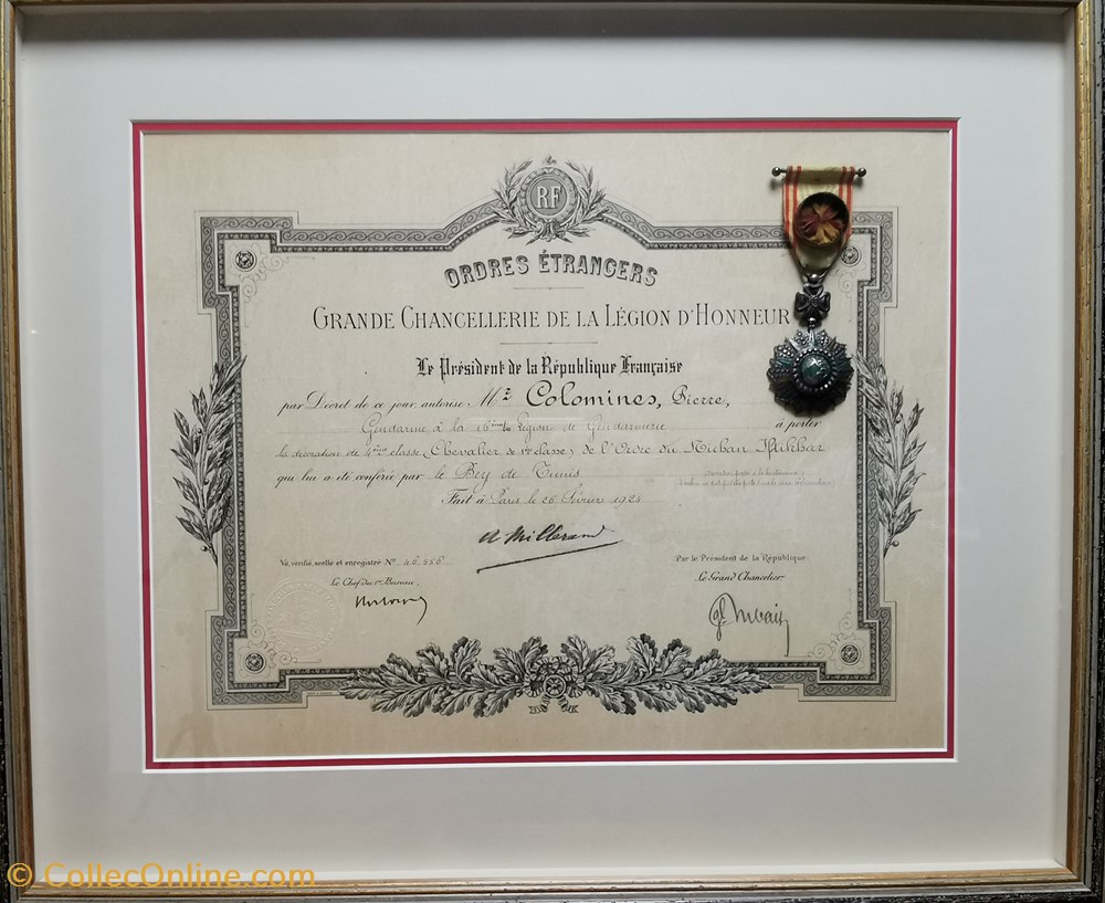 1924 Diplôme et Médaille de Chevalier de 1ère classe de l'Ordre du Nichan Iftikhar militaria medailles insignes 1924 diplome et medaille de chevalier de 1ere classe de ordre du nichan iftikhar