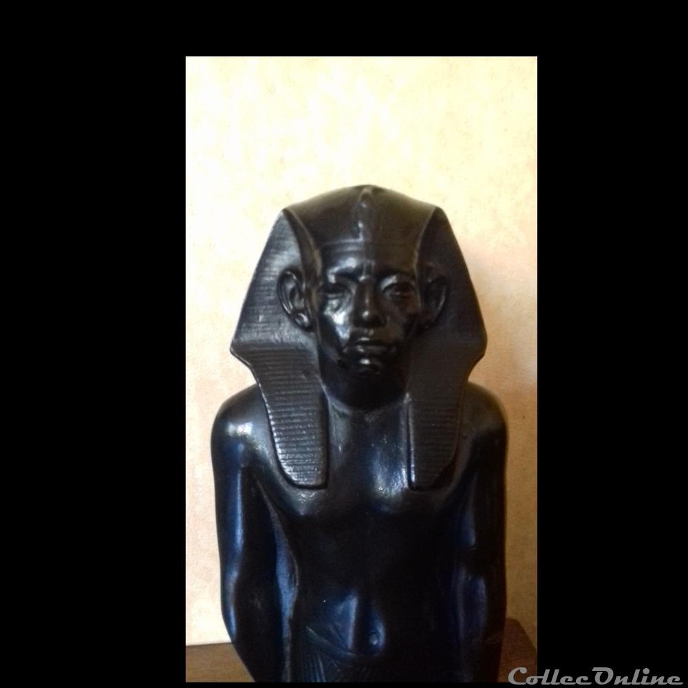 art antiquite archeologie afrique statuette sur socle en marbre amenemhat iii