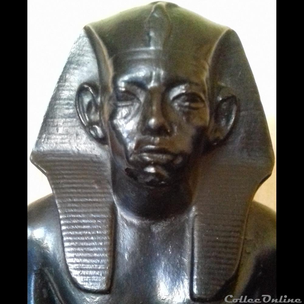 art antiquite archeologie afrique statuette sur socle en marbre amenemhat iii