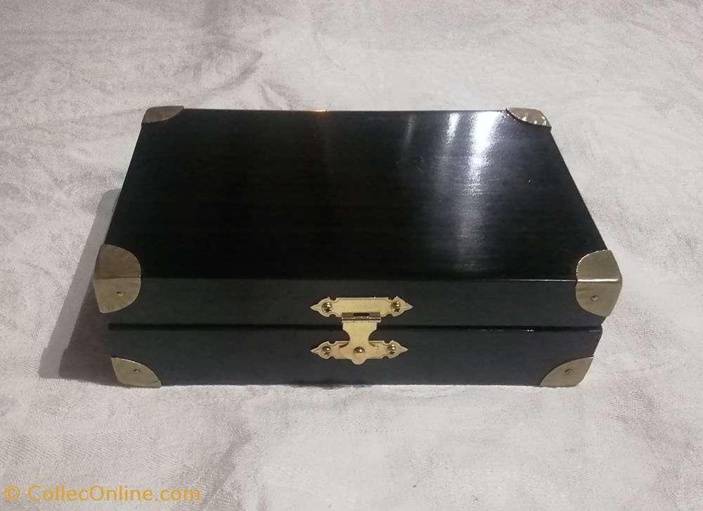 monnaies boite petit medaillier de voyage en ebene 16 5x11x5cm